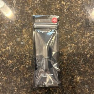 MAC Retro Matte Lipstick in 706 Relentlessly Red .06oz New Never Used